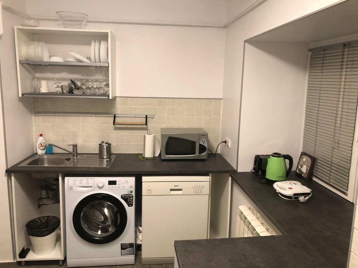 Green Apartment With Terrace 12 Bucarest Esterno foto