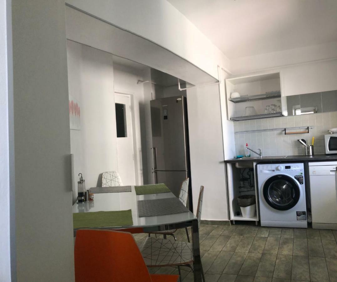 Green Apartment With Terrace 12 Bucarest Esterno foto