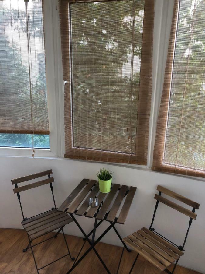 Green Apartment With Terrace 12 Bucarest Esterno foto